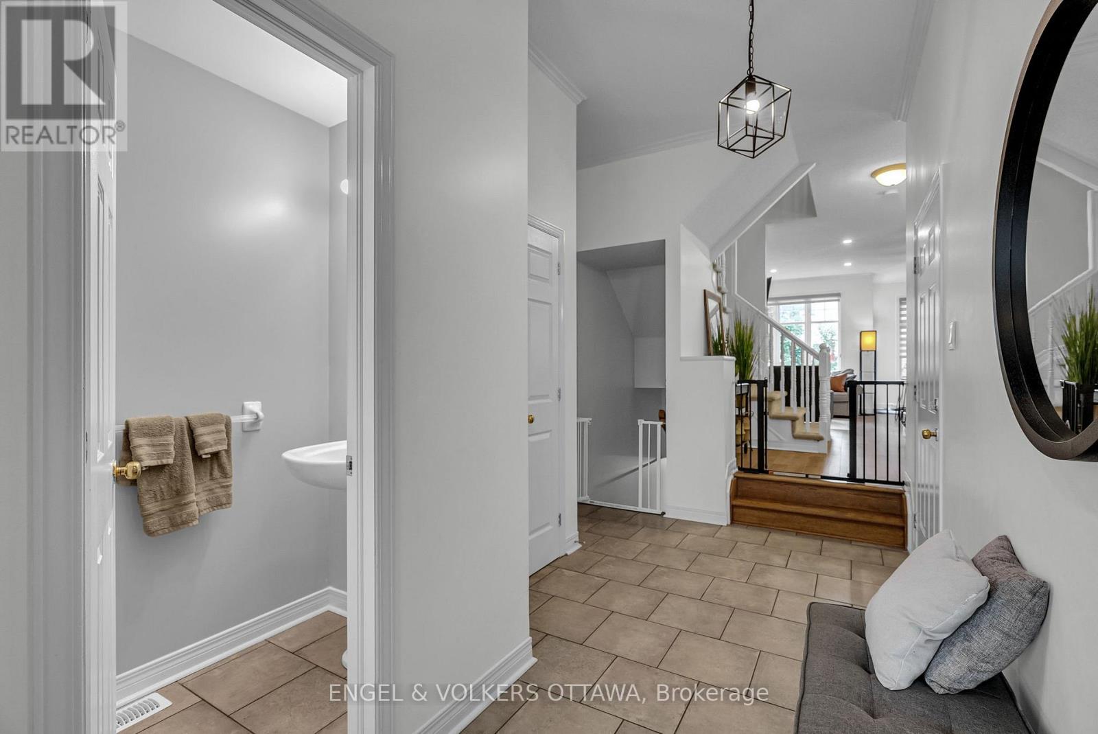 529 Devonwood Circle