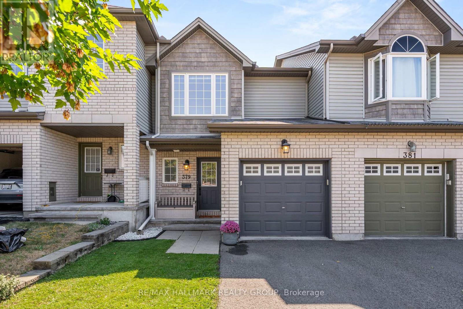 379 Rolling Meadow Crescent