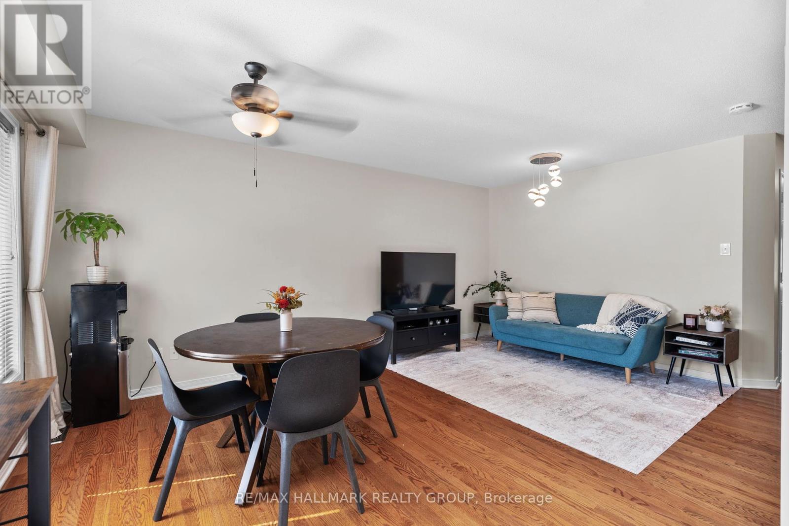 379 Rolling Meadow Crescent