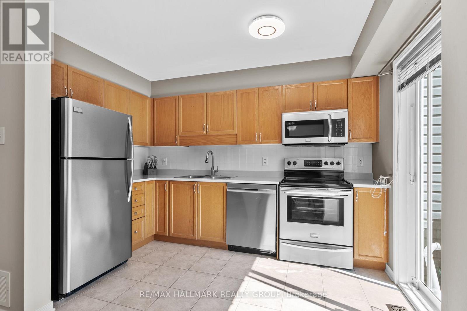 379 Rolling Meadow Crescent
