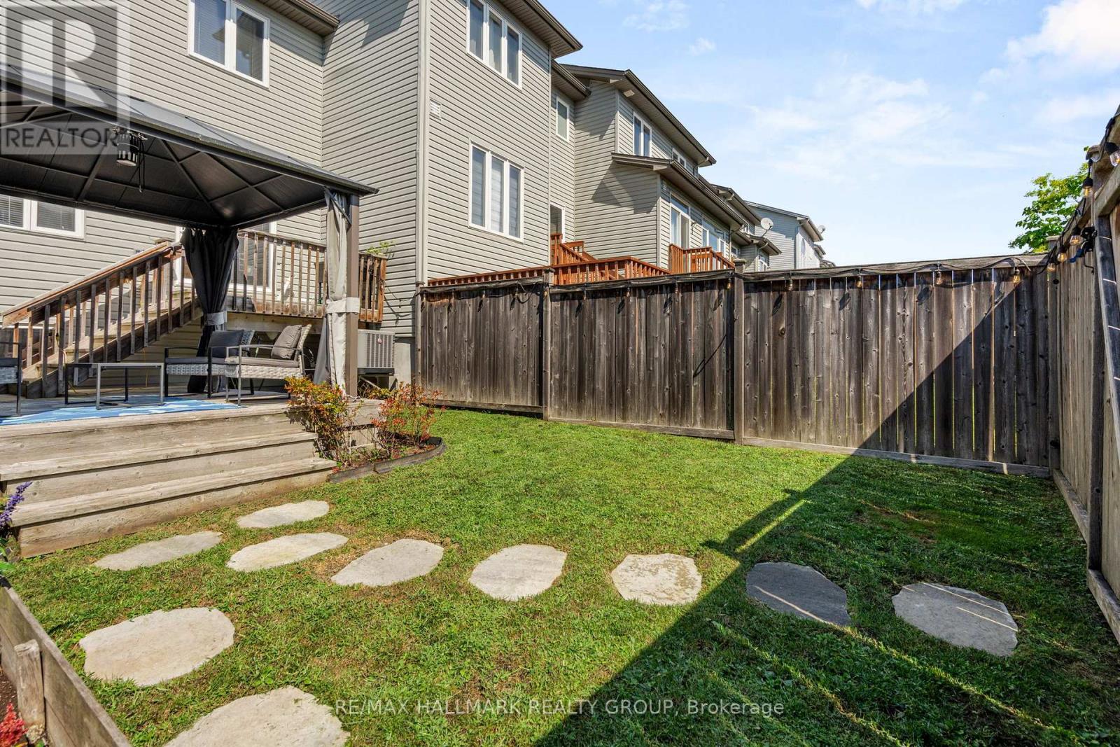 379 Rolling Meadow Crescent