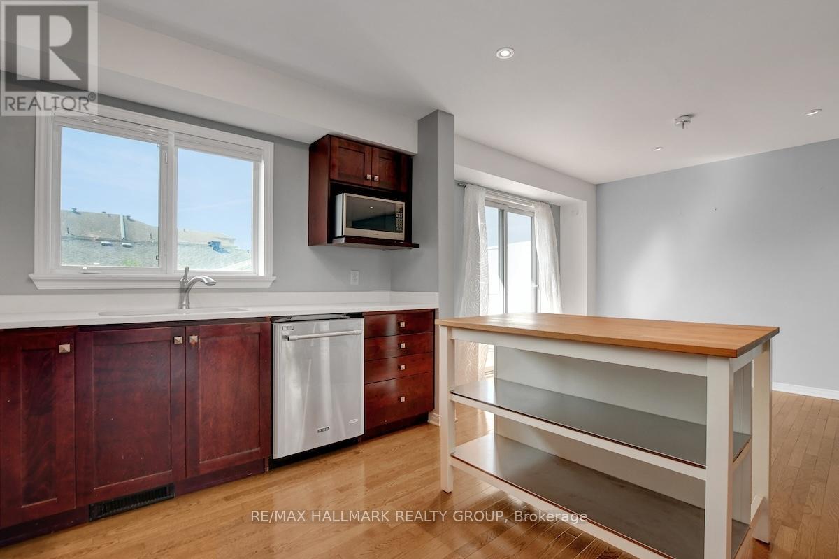 553 Burleigh Private