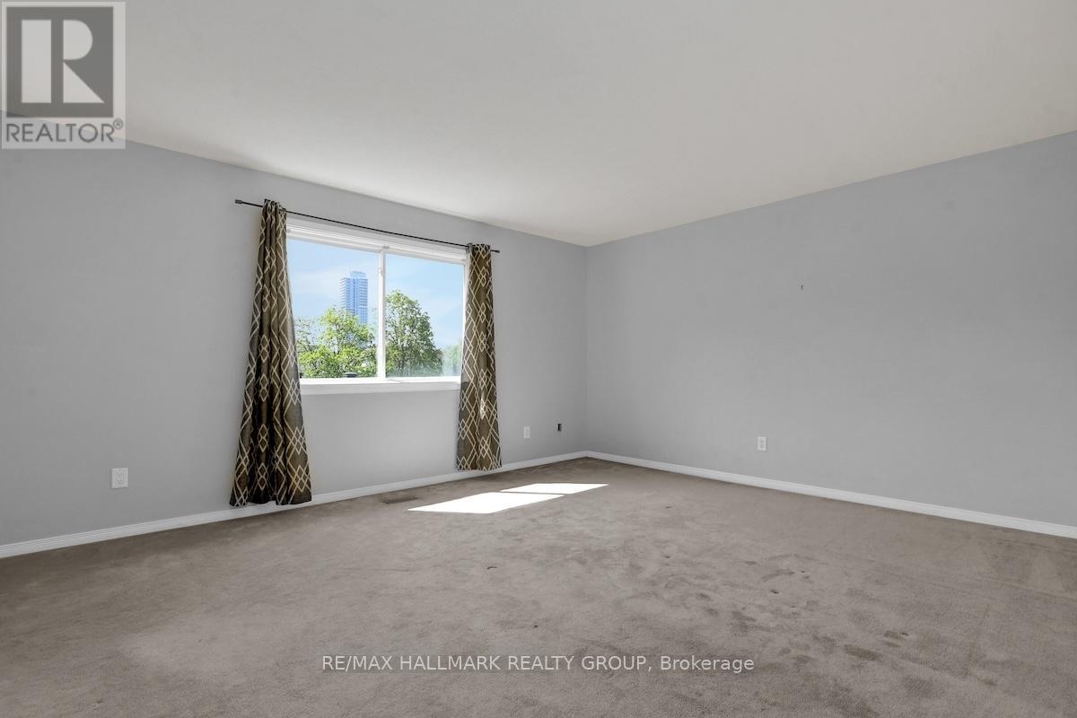 553 Burleigh Private