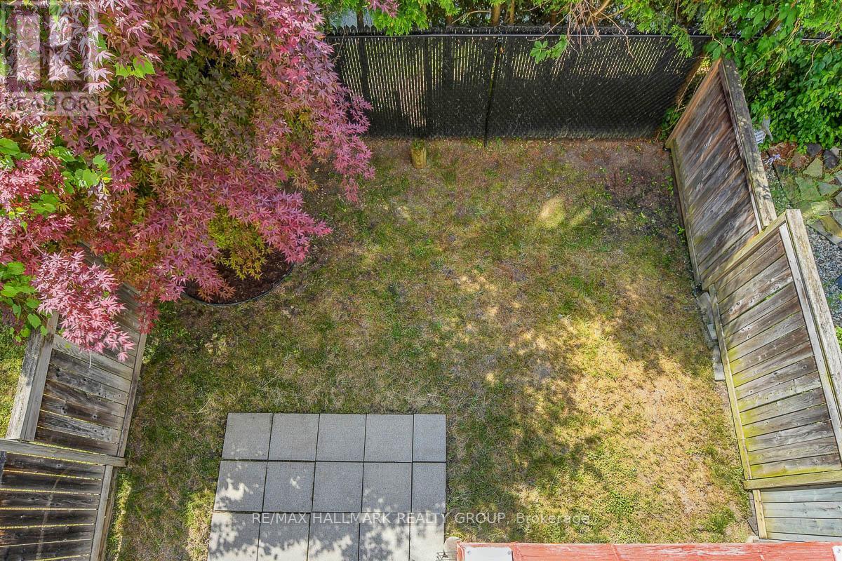 553 Burleigh Private