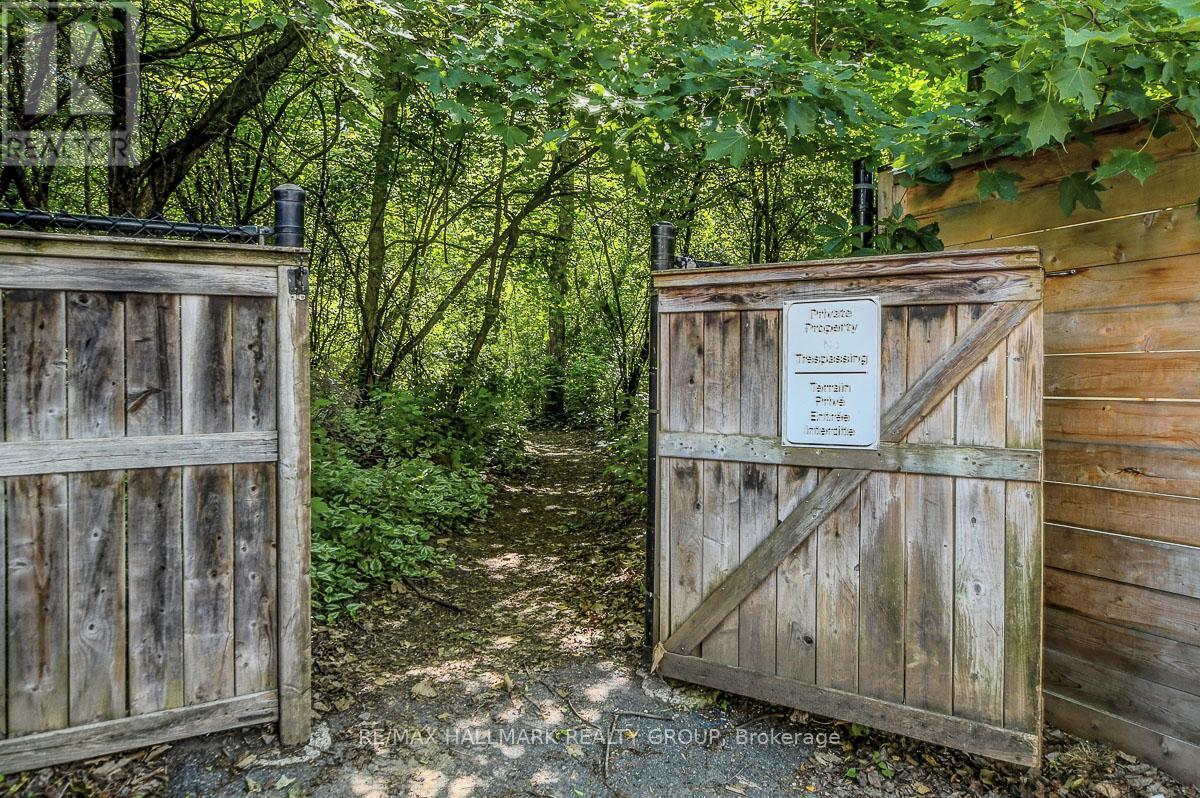 553 Burleigh Private