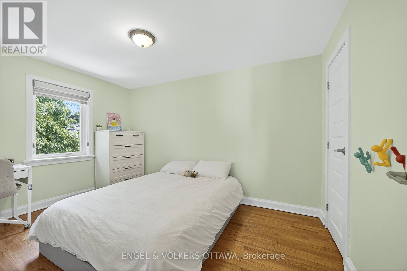 557 Roosevelt Avenue