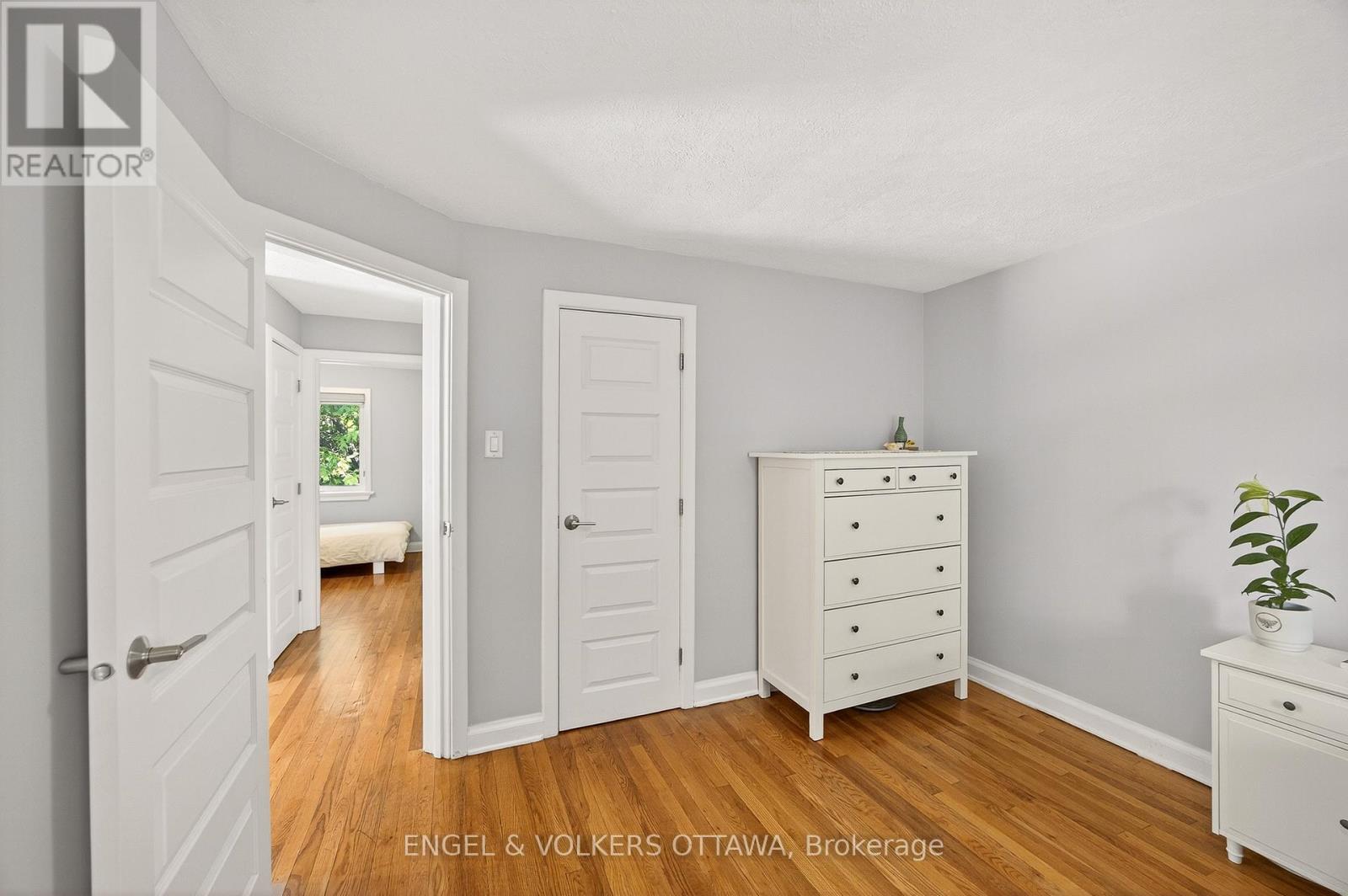 557 Roosevelt Avenue