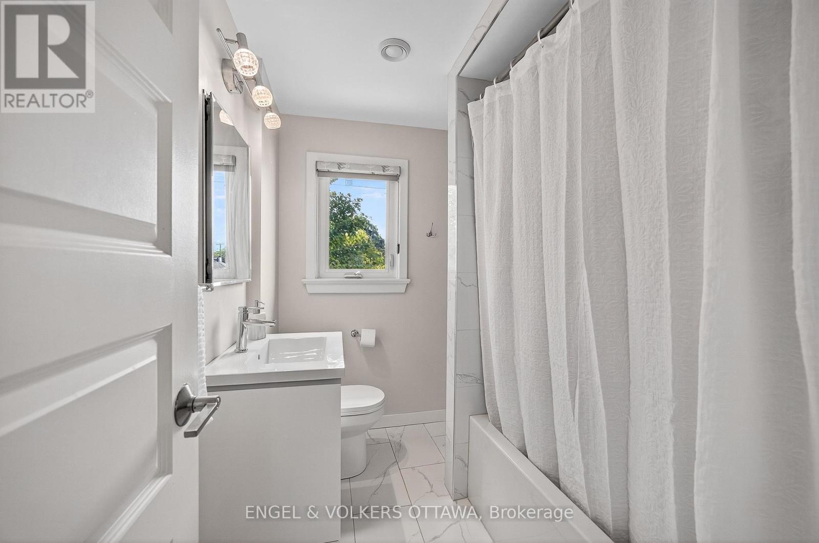 557 Roosevelt Avenue