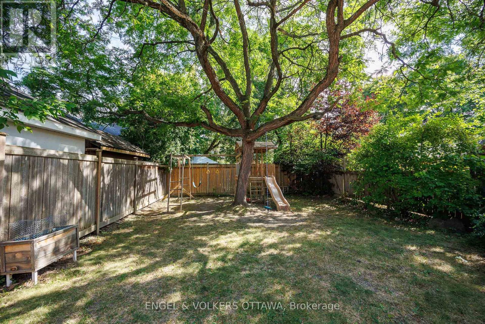 557 Roosevelt Avenue