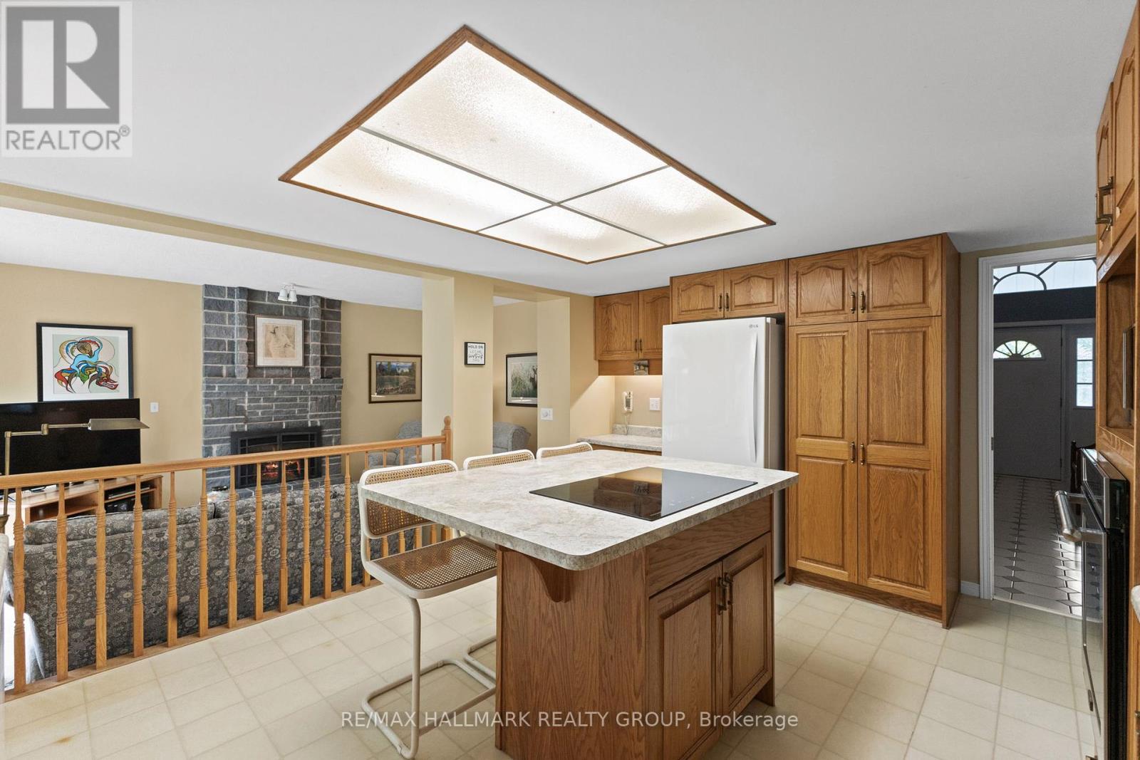 1103 Rideau Bend Crescent