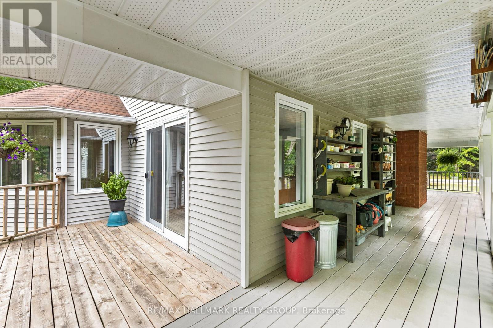1103 Rideau Bend Crescent