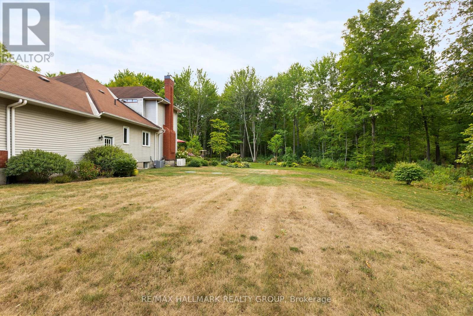 1103 Rideau Bend Crescent