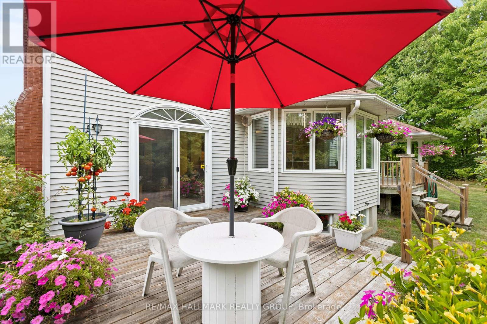 1103 Rideau Bend Crescent