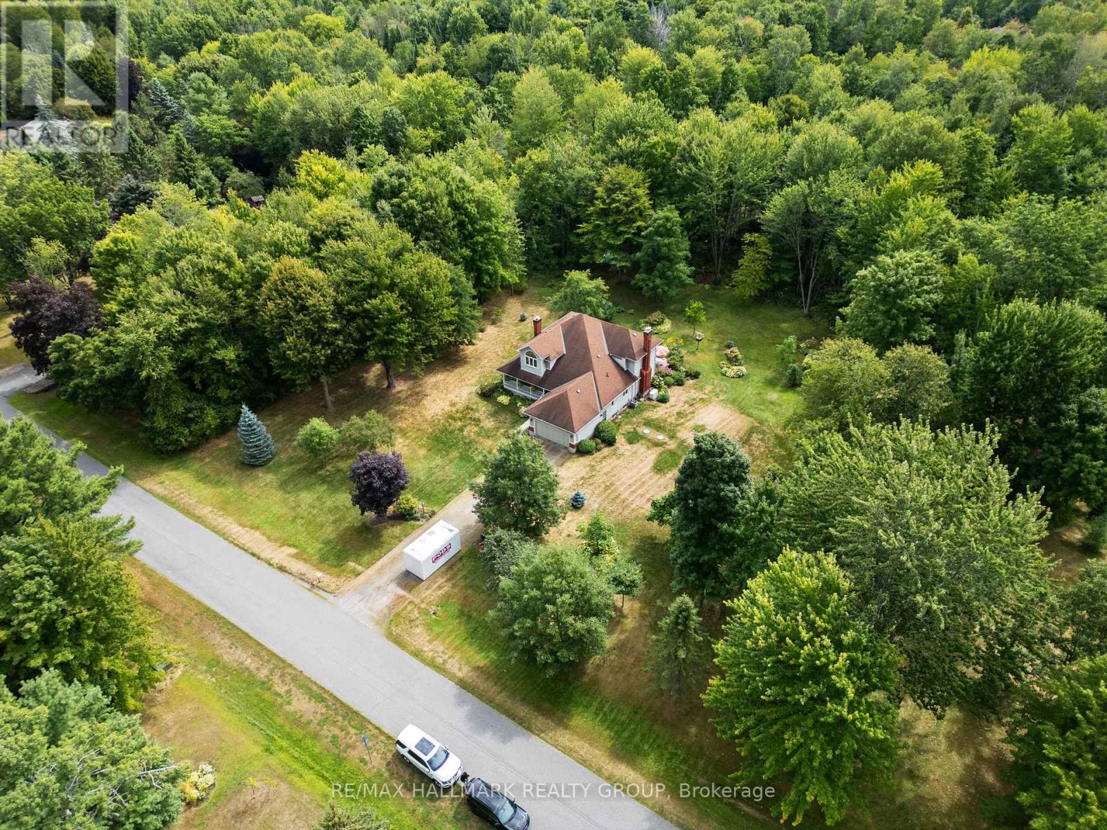 1103 Rideau Bend Crescent