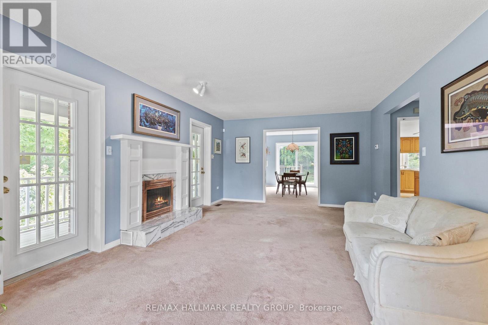 1103 Rideau Bend Crescent