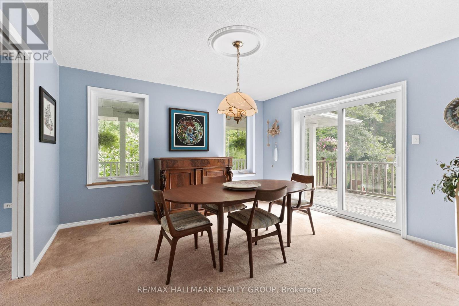 1103 Rideau Bend Crescent