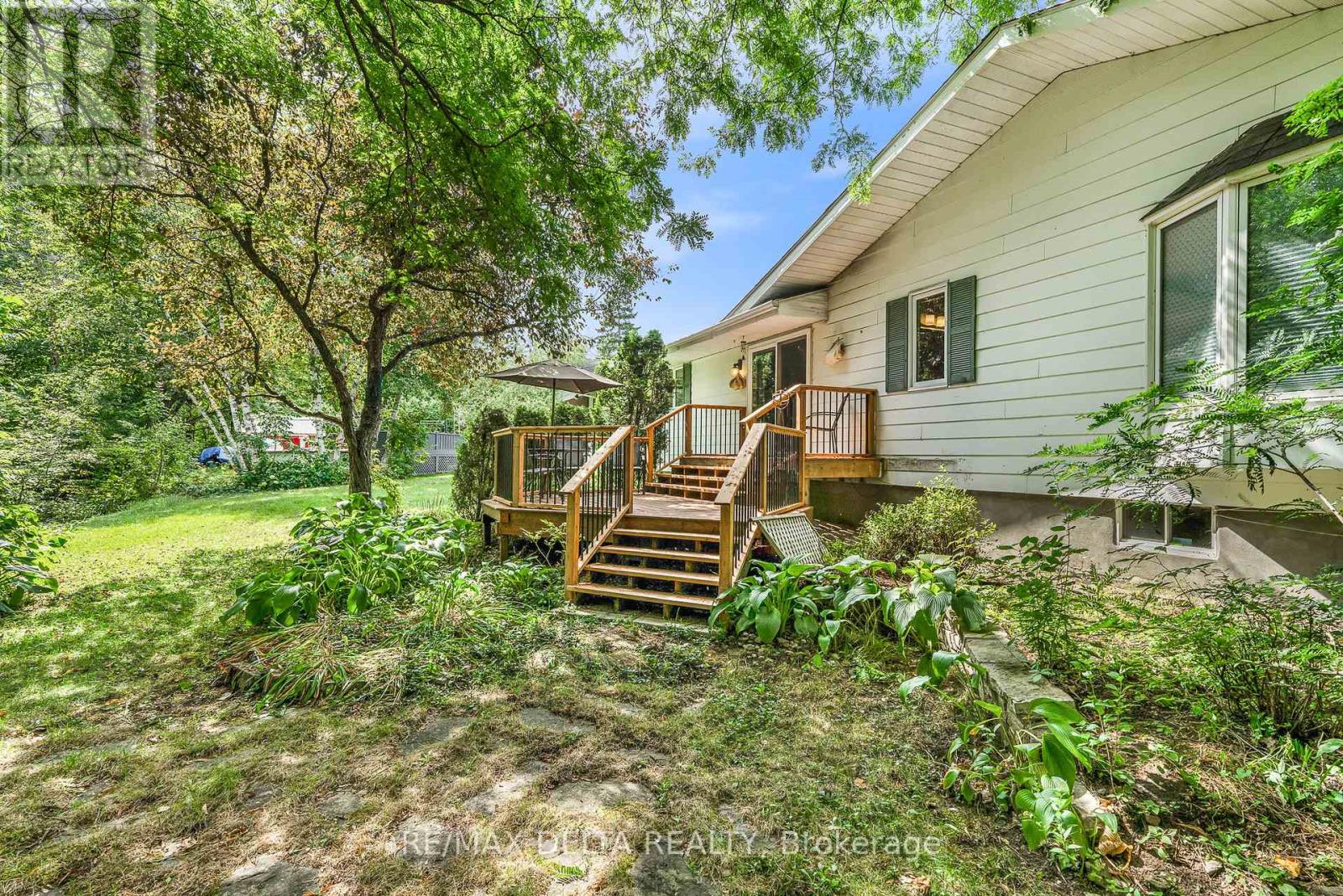 1115 Golf Club Road N