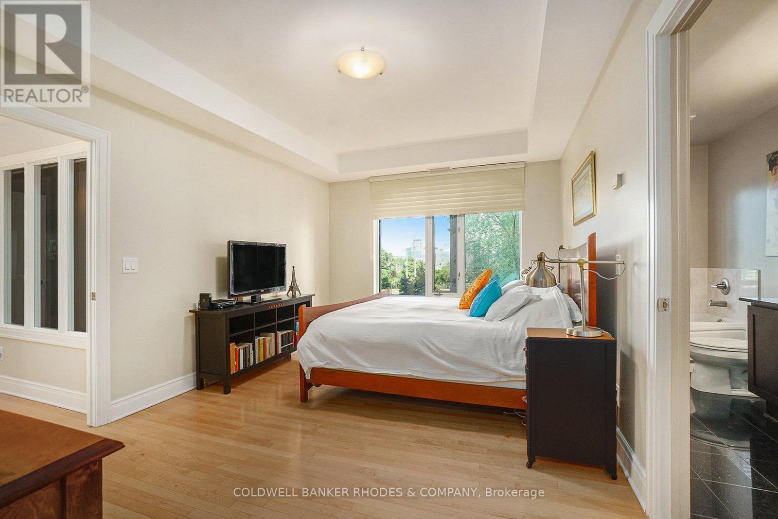 401 - 95 Bronson Avenue
