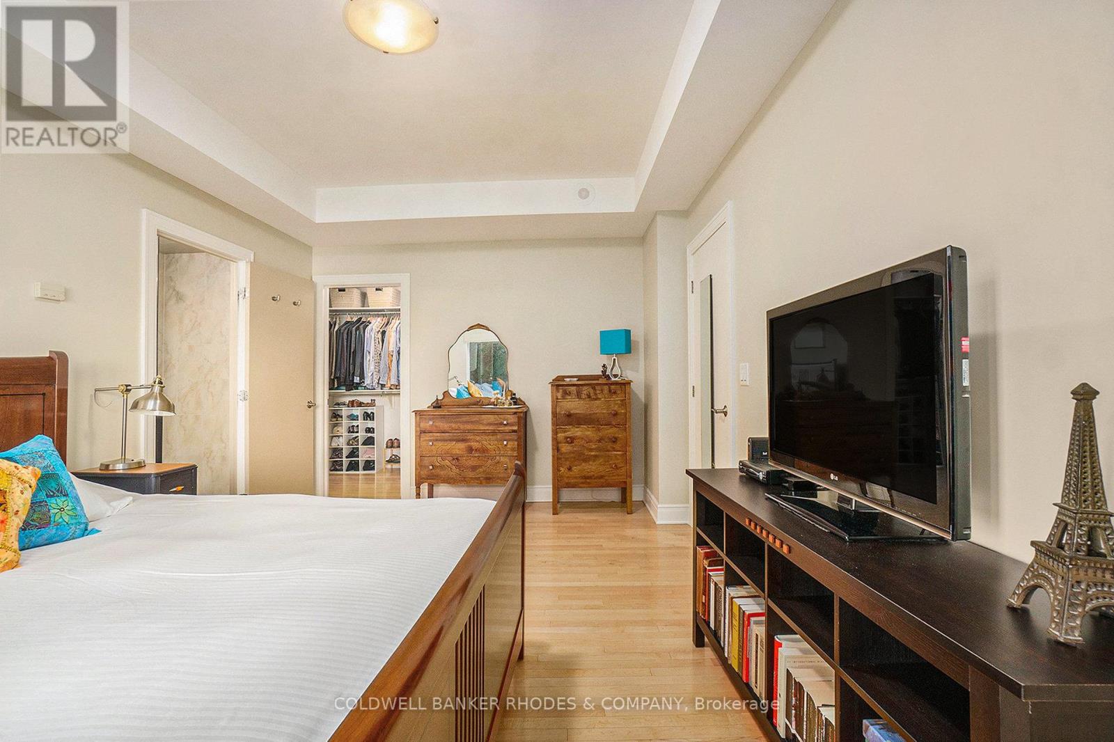 401 - 95 Bronson Avenue