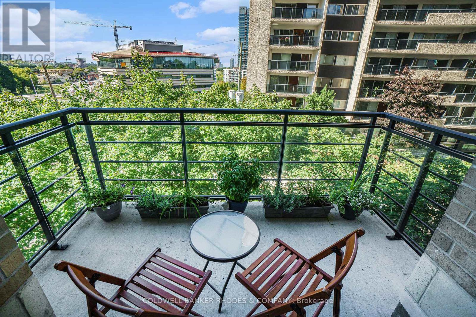 401 - 95 Bronson Avenue