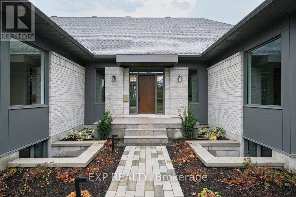 26 Clovelly Road W