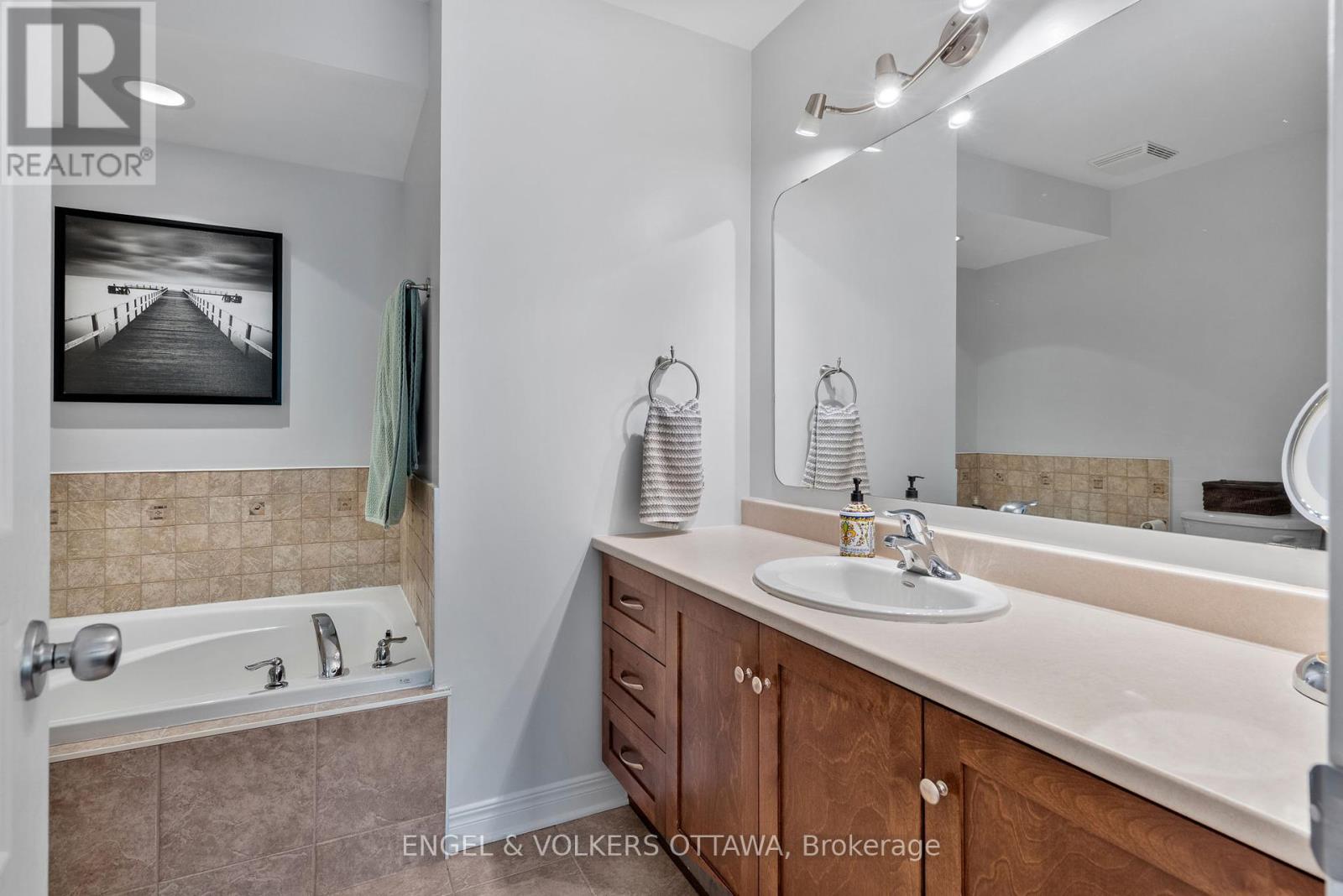 110 Encore Private