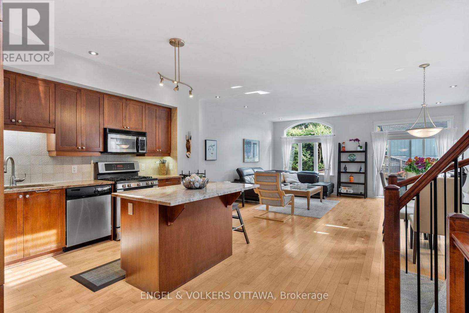 110 Encore Private