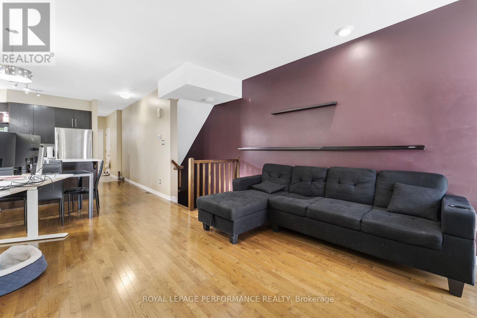 961 Cummings Avenue