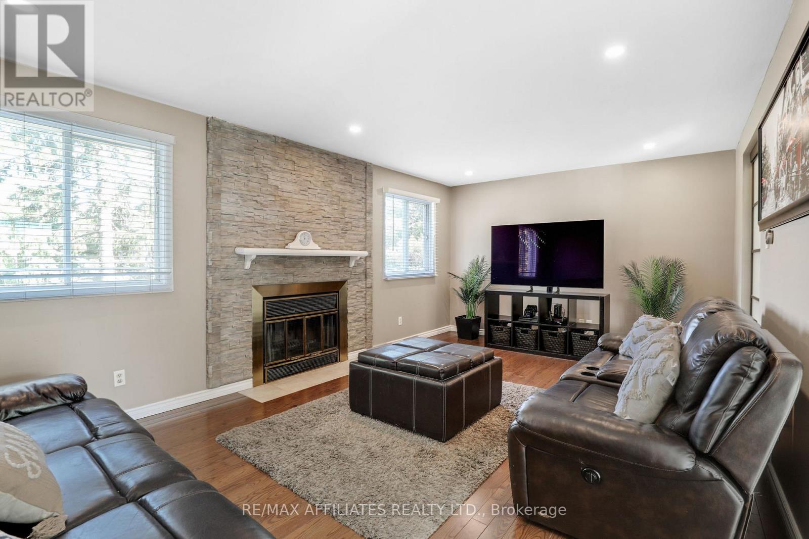 22 Castlegreen Private