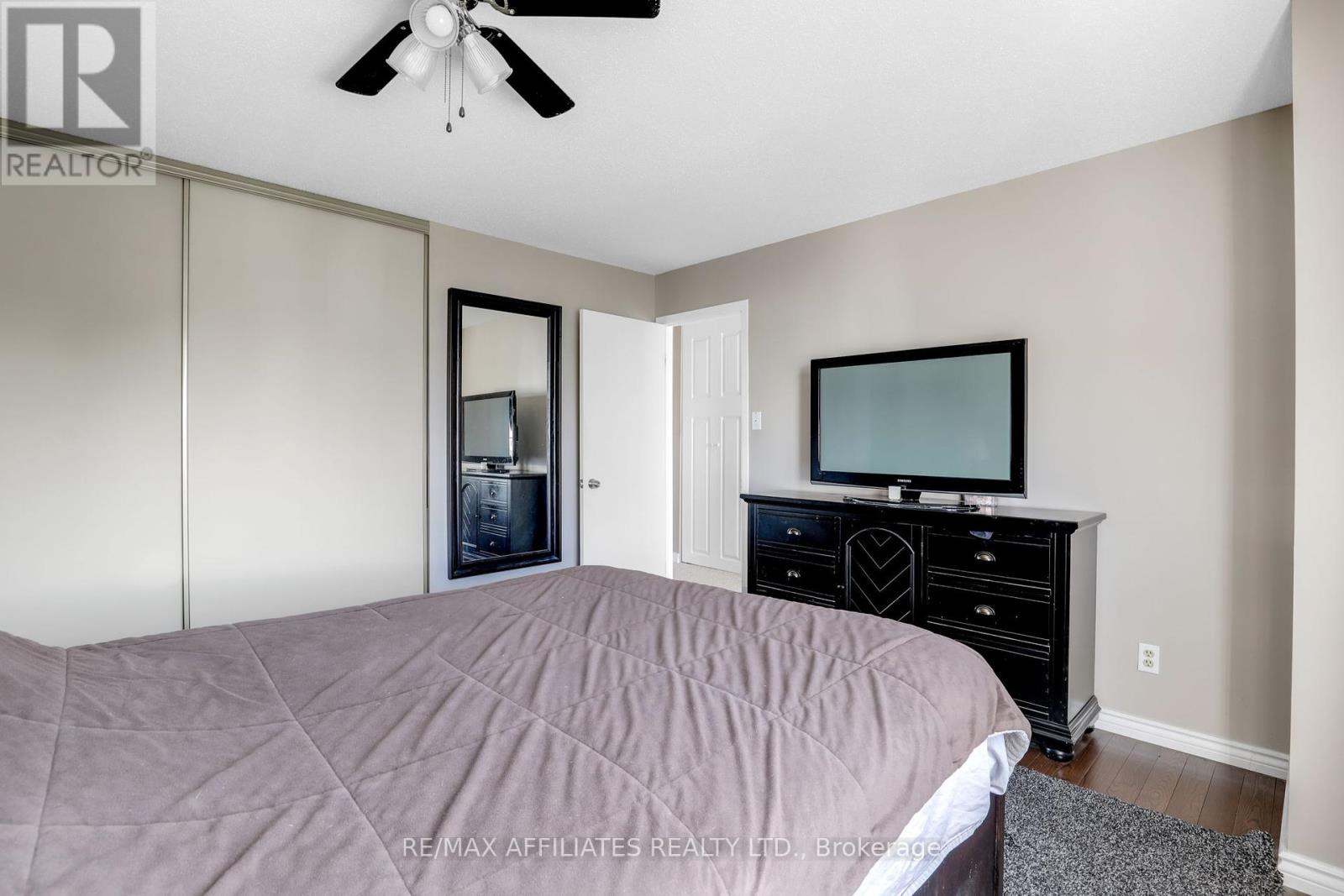 22 Castlegreen Private