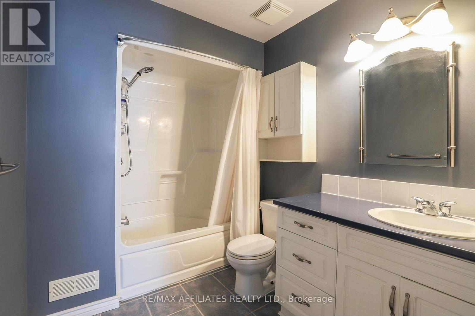 22 Castlegreen Private