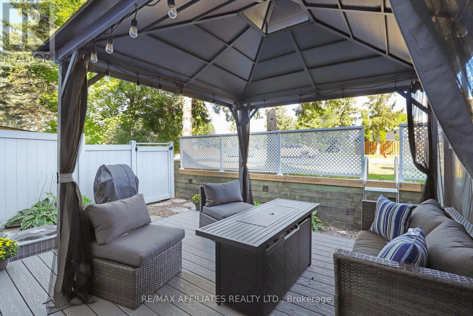 22 Castlegreen Private