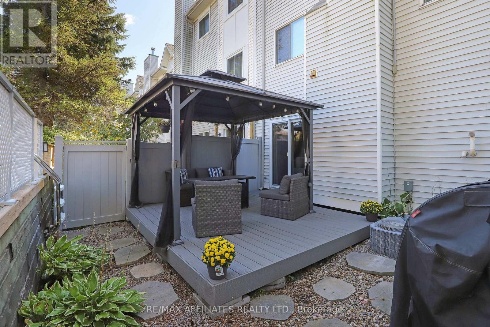 22 Castlegreen Private