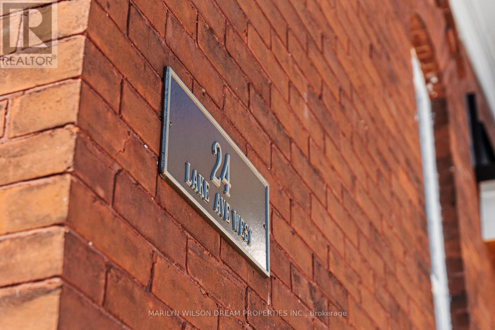 24 Lake Avenue W