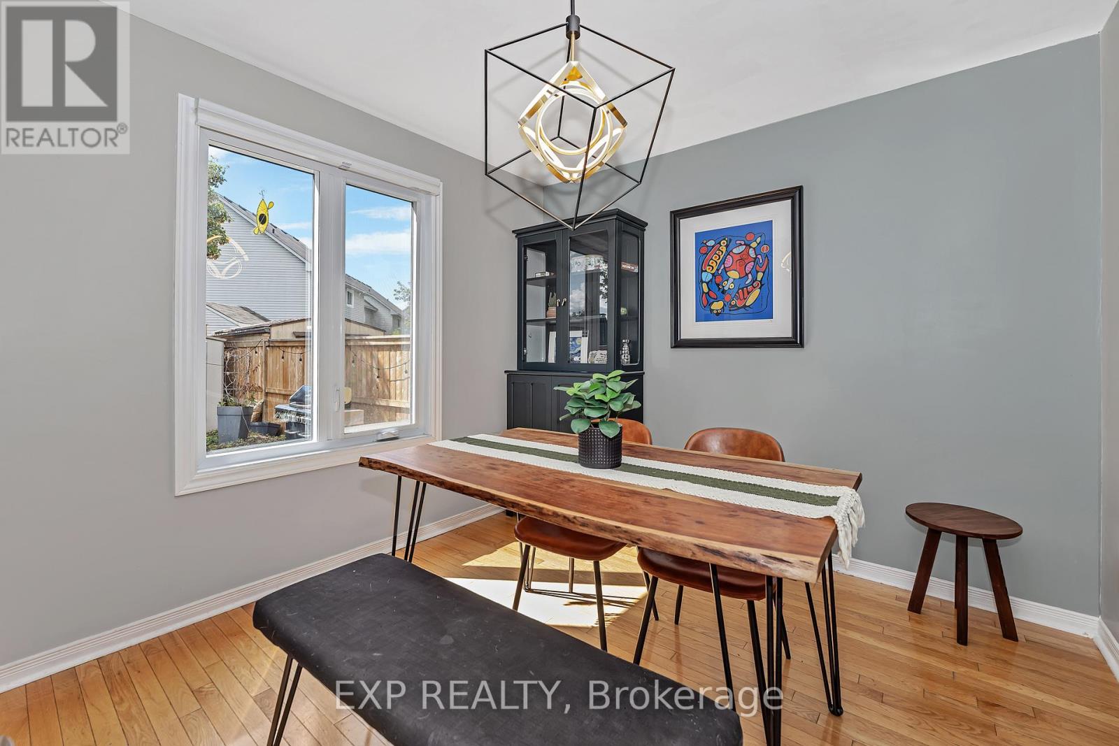 1943 Longman Crescent