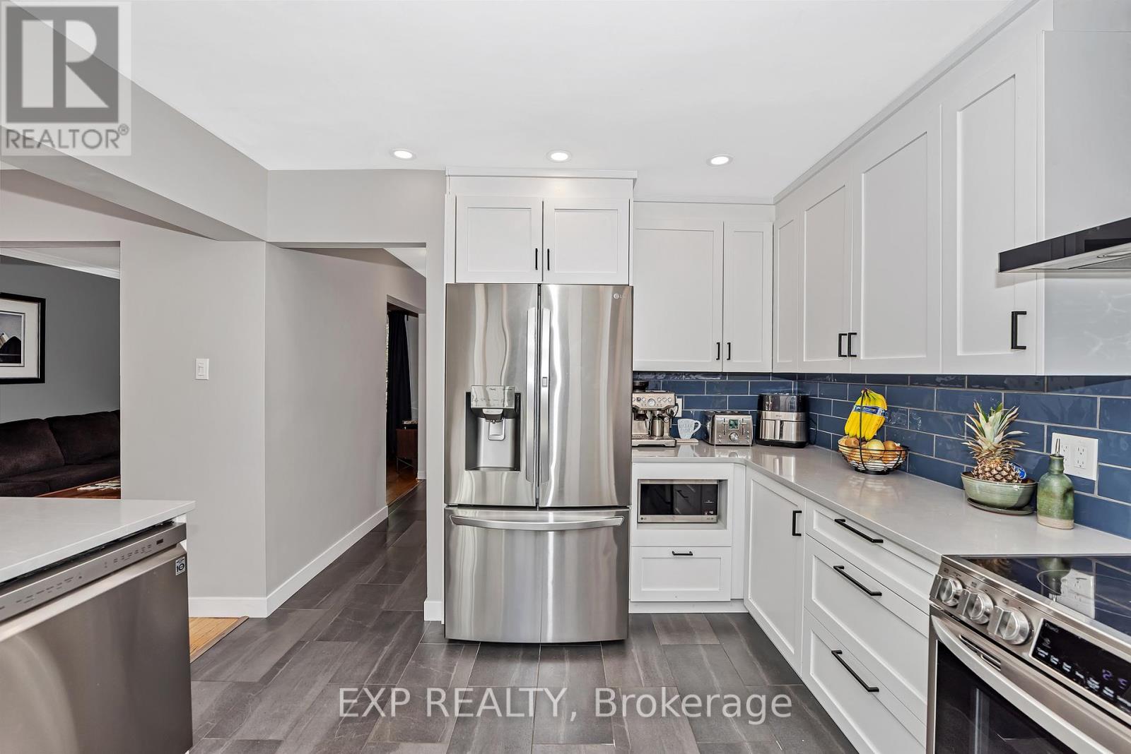 1943 Longman Crescent