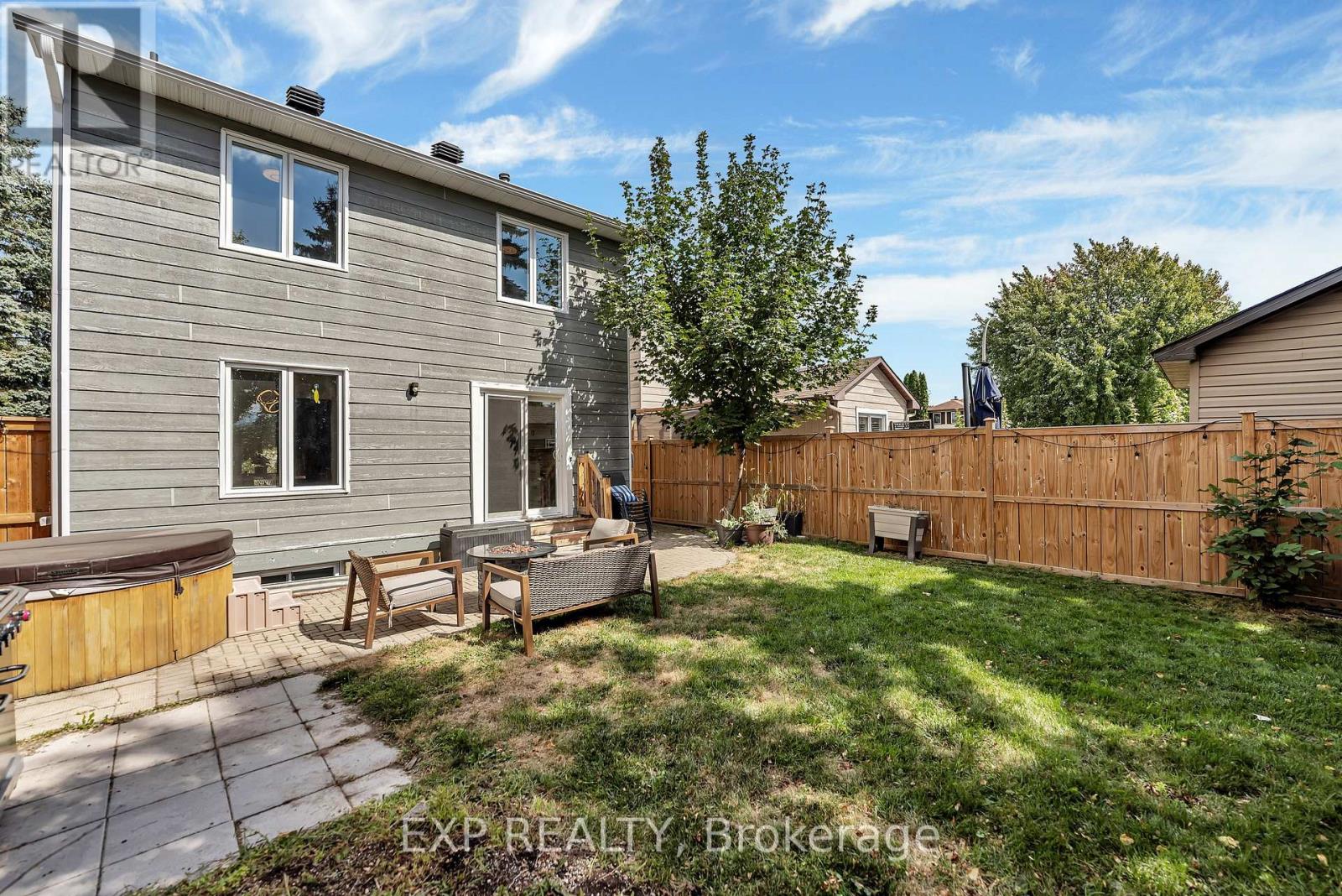 1943 Longman Crescent