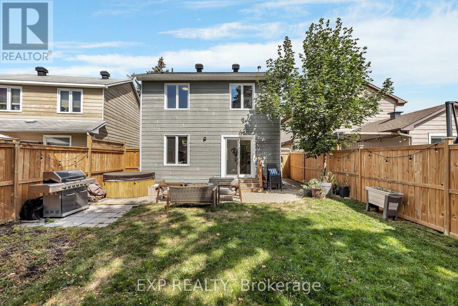 1943 Longman Crescent