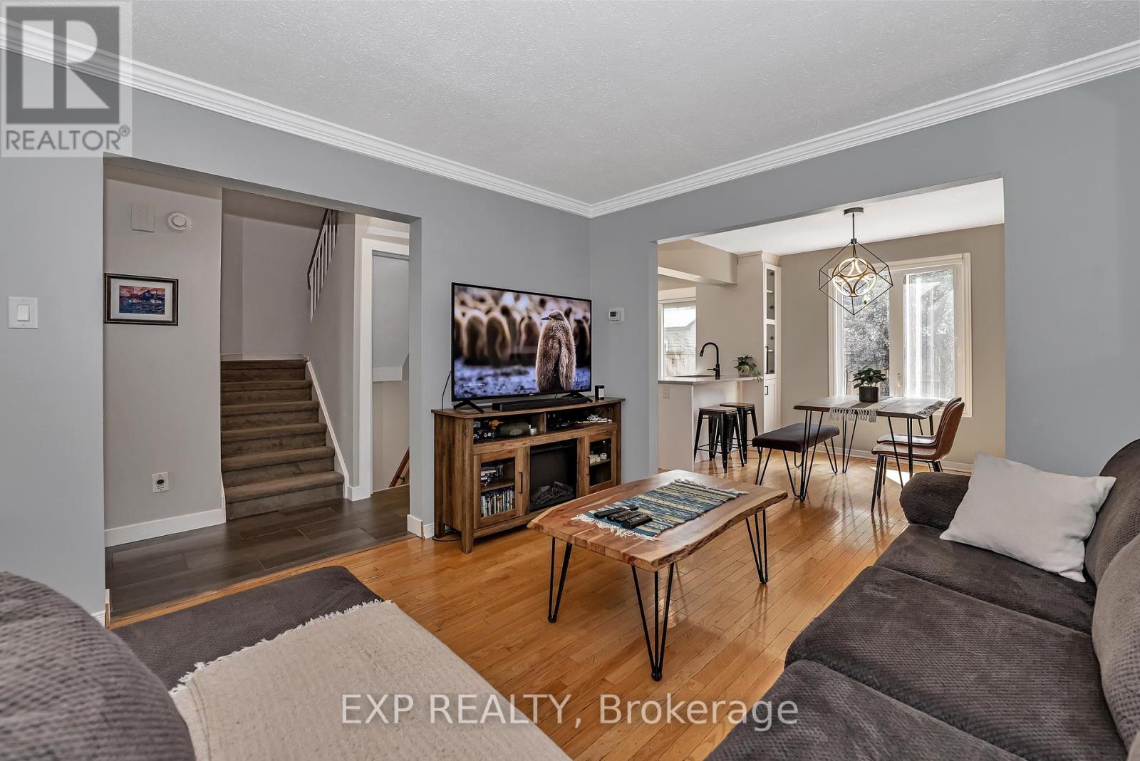 1943 Longman Crescent