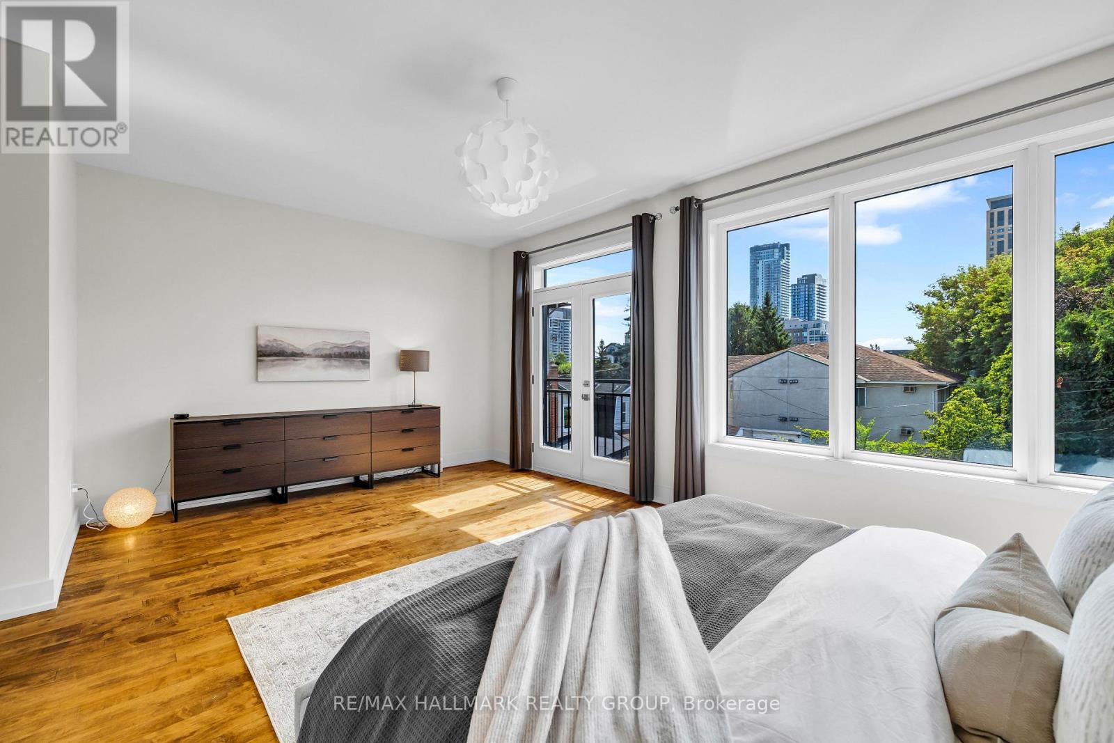 42b Young Street