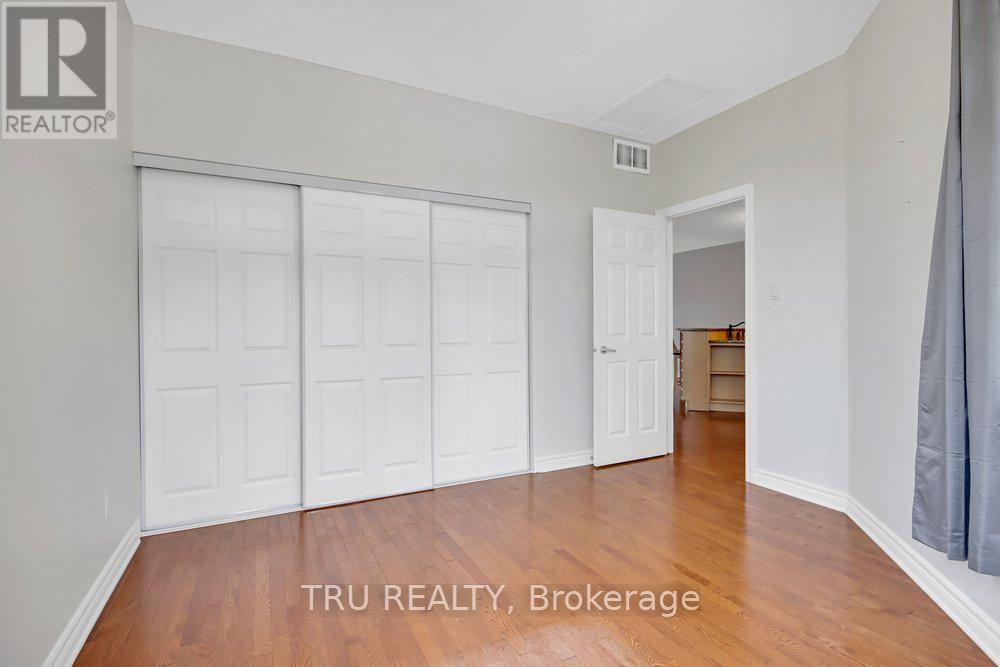 108 Villageview Private