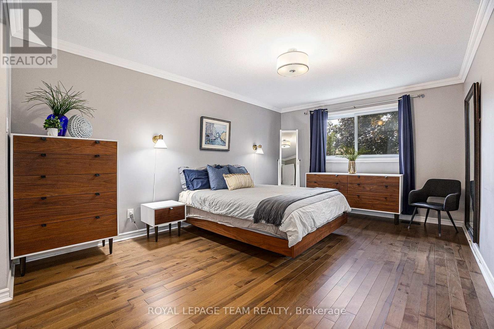 119 Huntsman Crescent