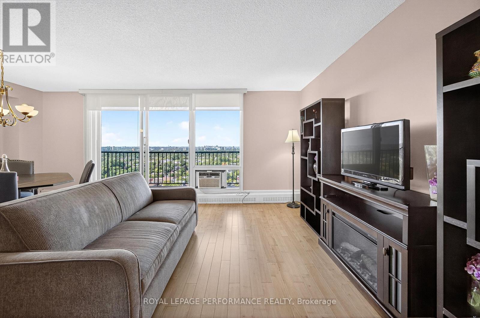 1904 - 665 Bathgate Drive