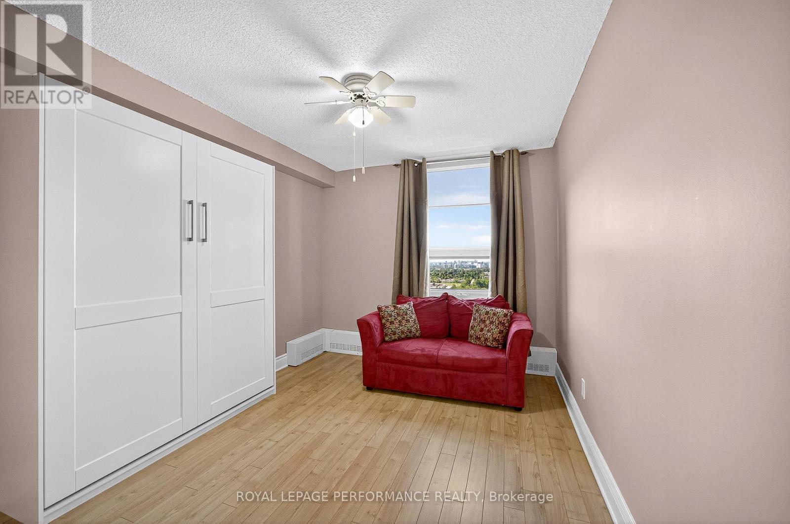 1904 - 665 Bathgate Drive