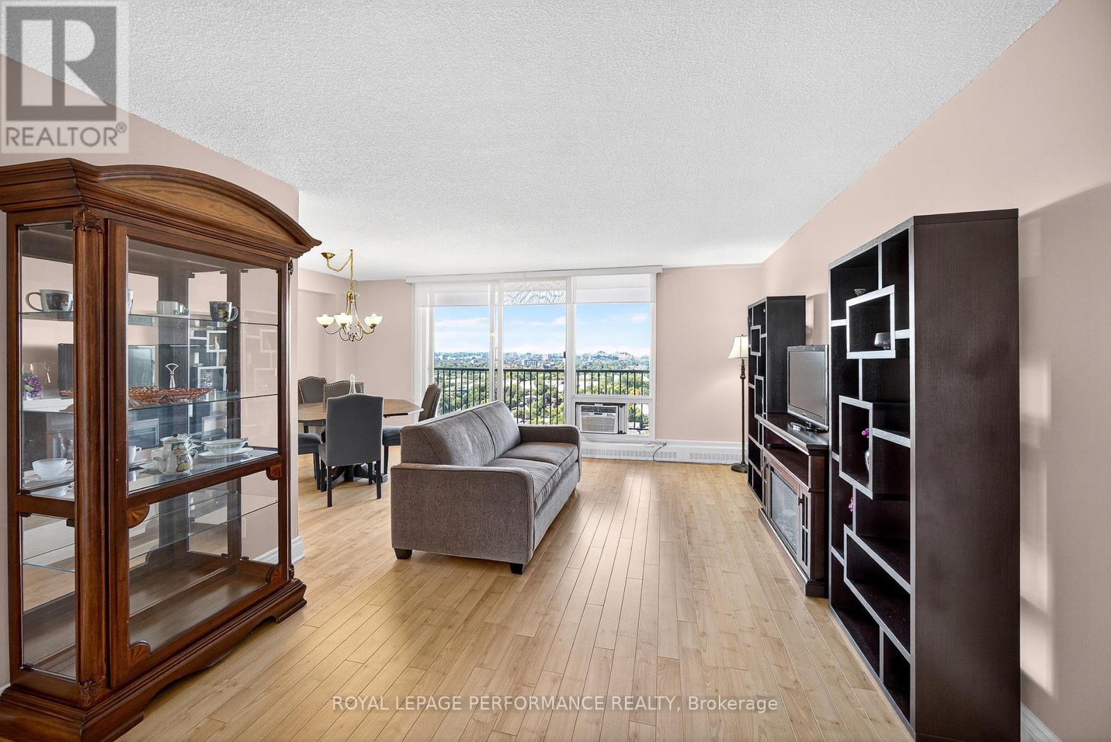 1904 - 665 Bathgate Drive