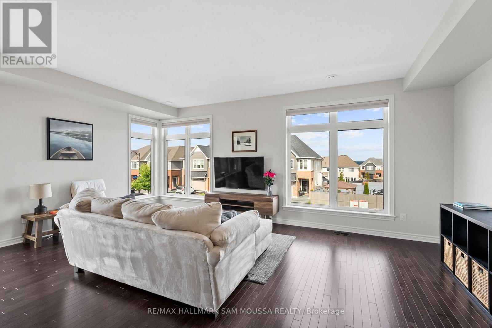 625 Cartographe Street