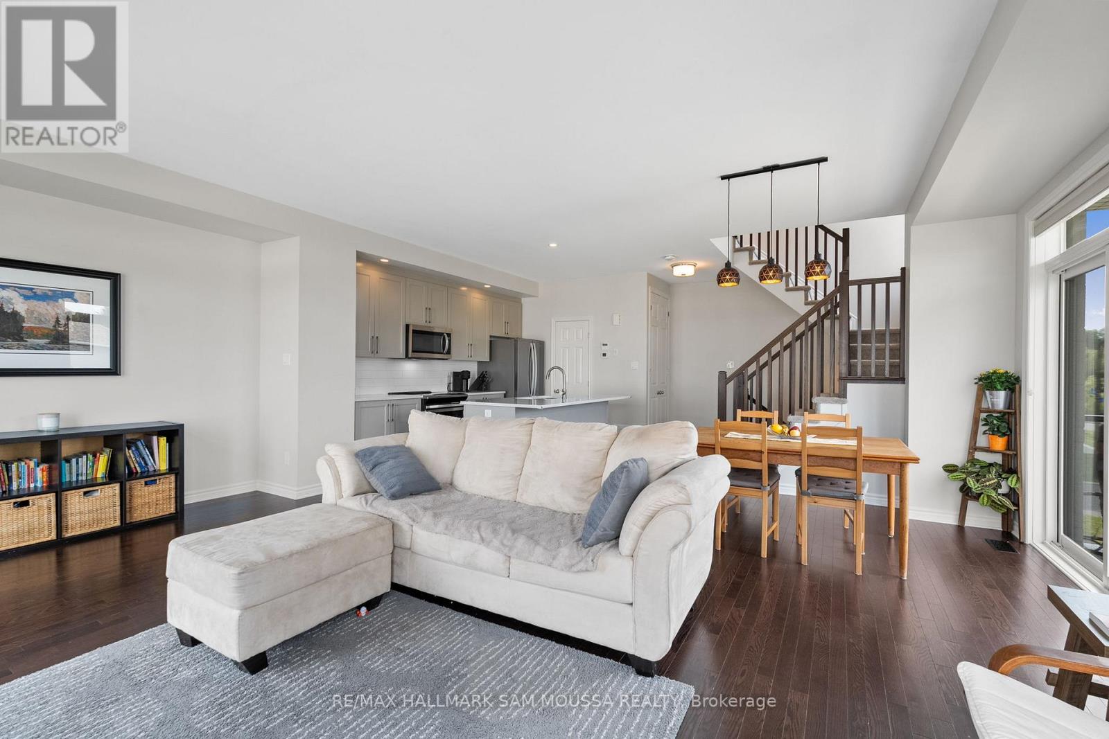 625 Cartographe Street