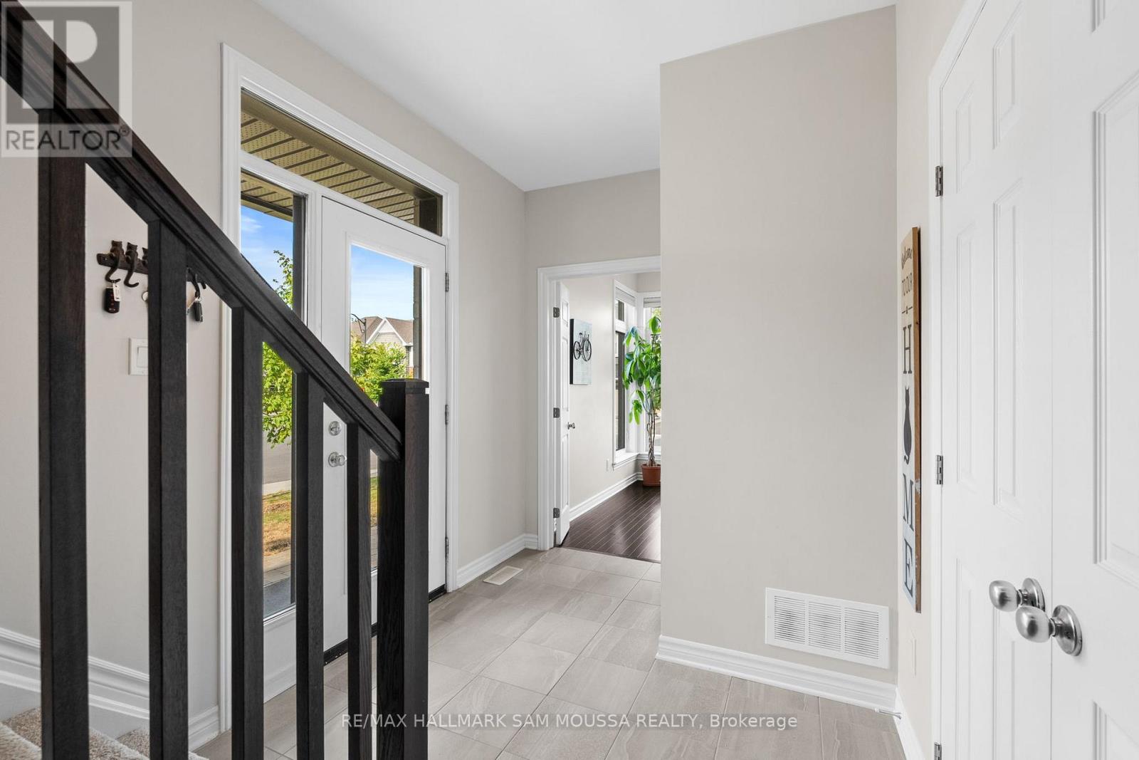 625 Cartographe Street