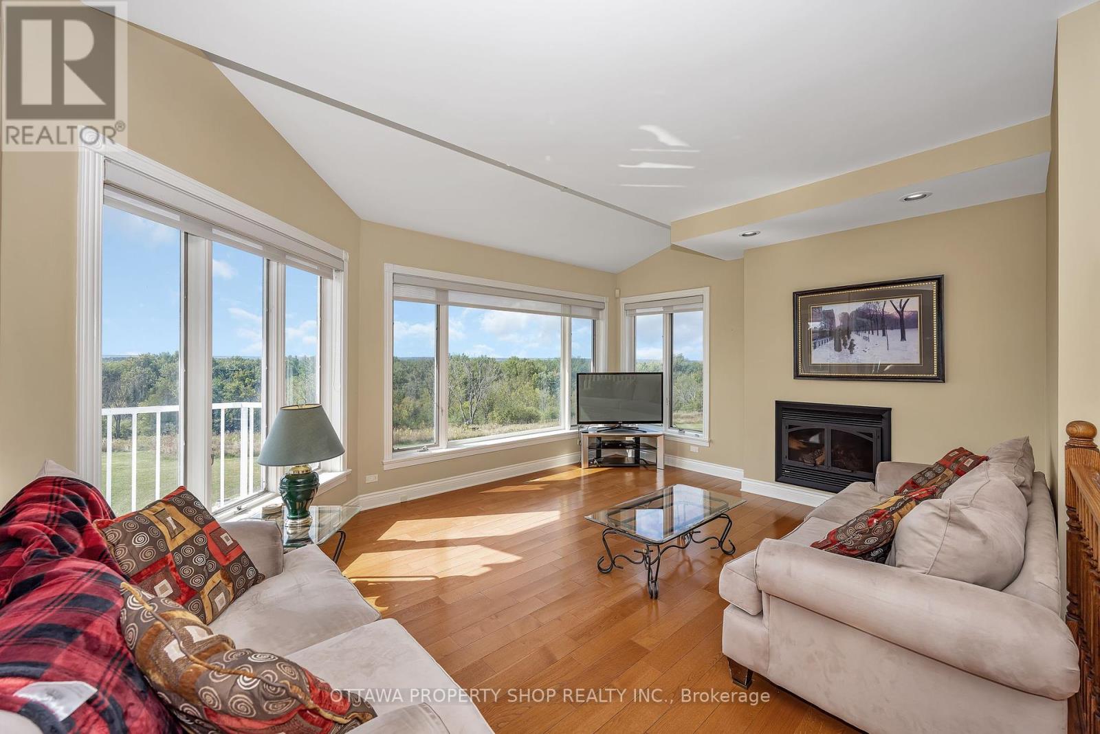 3059 Greenland Road, Unit 3057