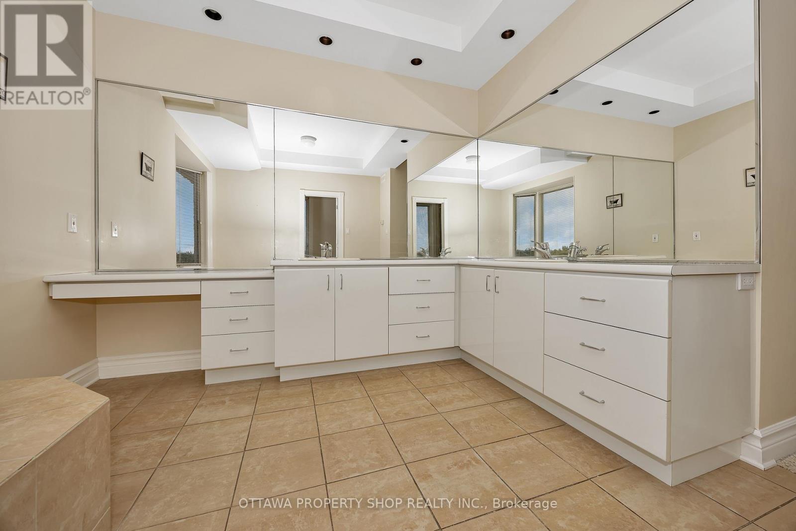 3059 Greenland Road, Unit 3057
